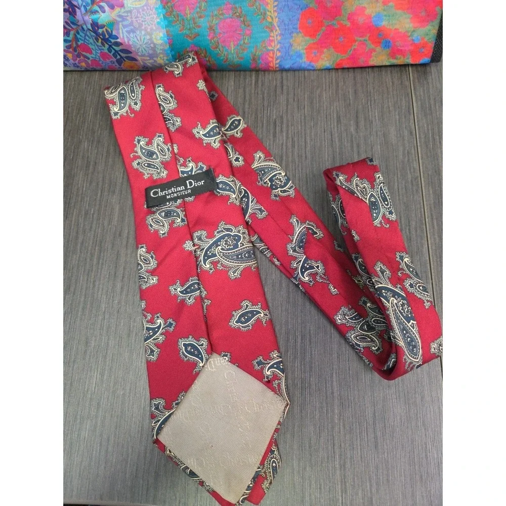 CHRISTIAN DIOR Monsieur Red Paisley Vintage Mens‎ 100% Silk Tie Made in USA